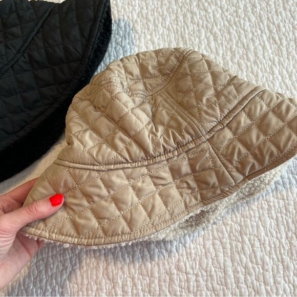✨ Britt’s Knits 2 Apres Ski Reversible Sherpa Bucket Hat Tan & Black - Picture 3 of 8